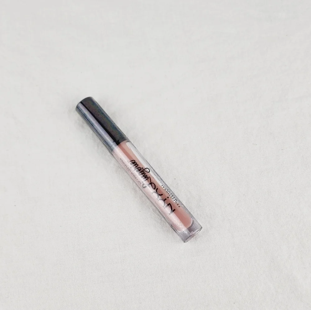 NYX Lingerie matte liquid lipstick Lipli03